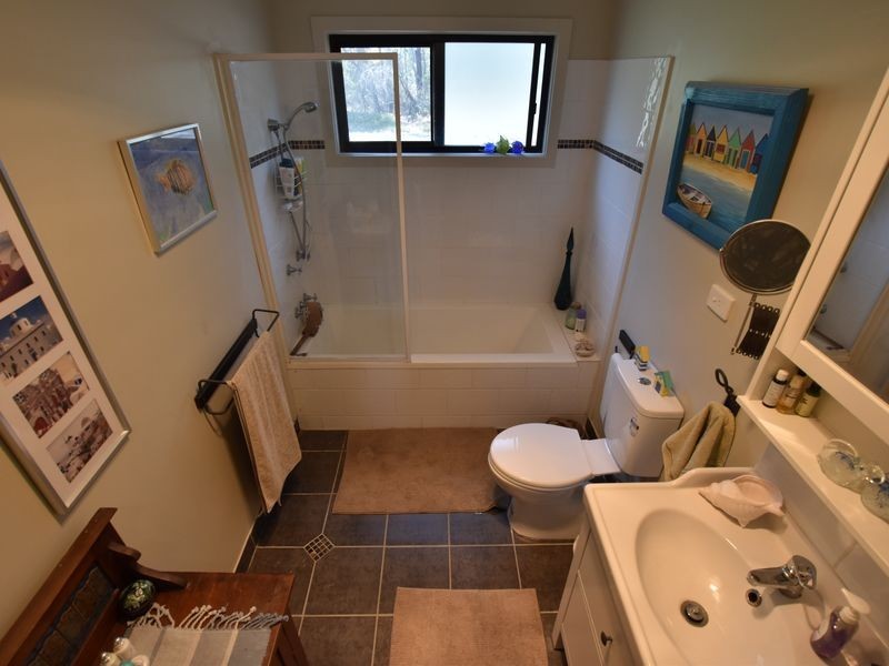 36 Darwallah Ave, Russell Island QLD 4184