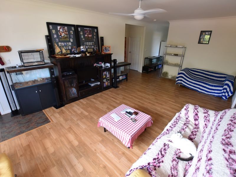 27 Banksia St, Russell Island QLD 4184