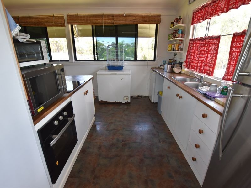 27 Banksia St, Russell Island QLD 4184