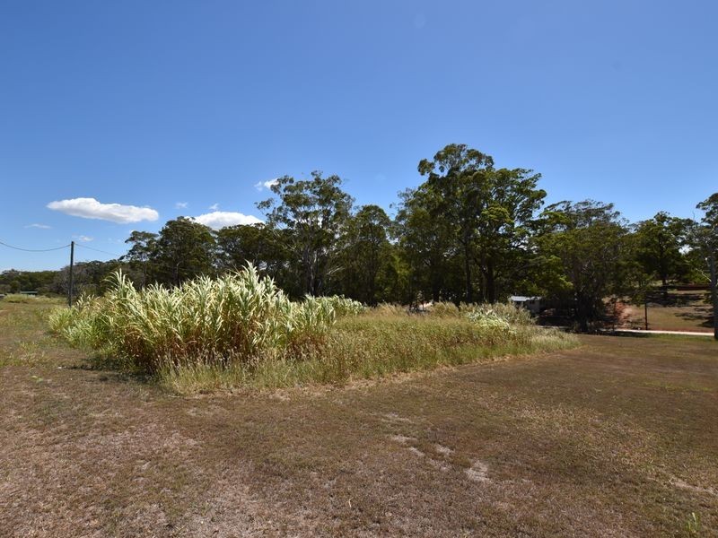 17 Mountain View Cres, Russell Island QLD 4184