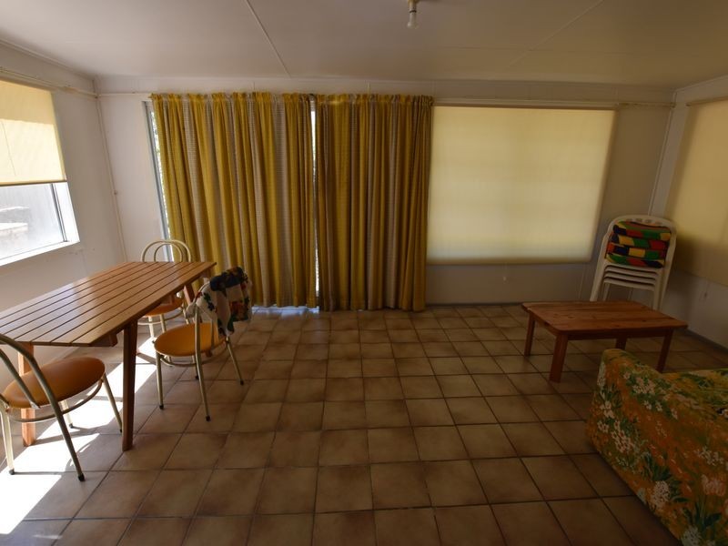 98 Crescent Dve, Russell Island QLD 4184