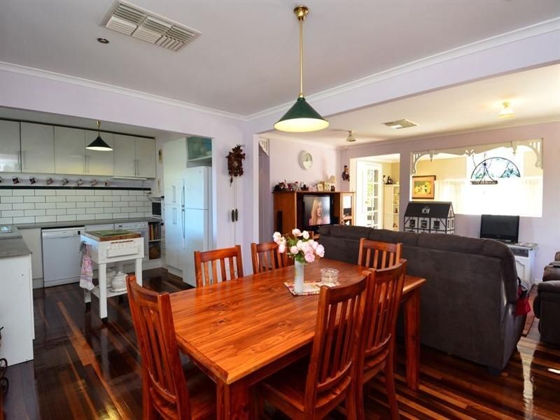 96 Crescent Drive, Russell Island QLD 4184
