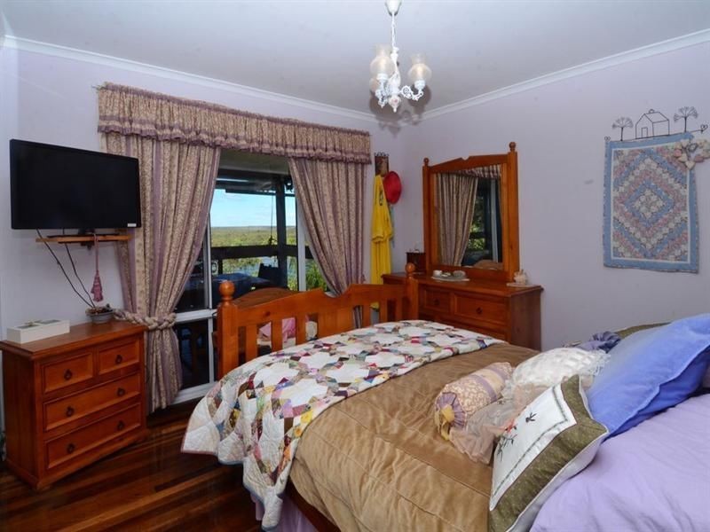 96 Crescent Drive, Russell Island QLD 4184