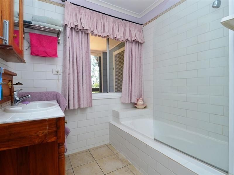 96 Crescent Drive, Russell Island QLD 4184