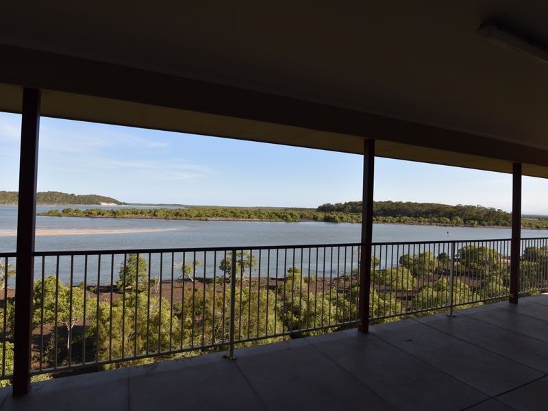 102 Crescent Drive,, Russell Island QLD 4184
