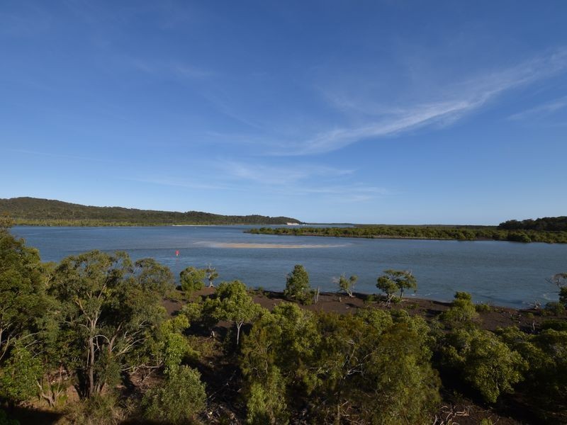 102 Crescent Drive,, Russell Island QLD 4184