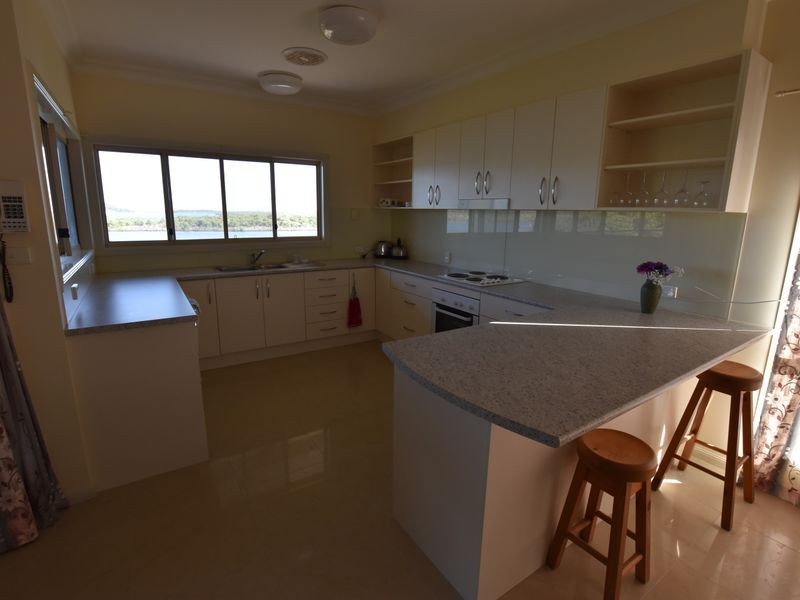 102 Crescent Drive,, Russell Island QLD 4184