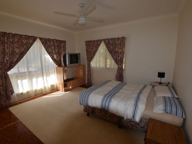 102 Crescent Drive,, Russell Island QLD 4184