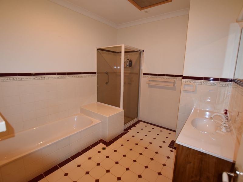 102 Crescent Drive,, Russell Island QLD 4184