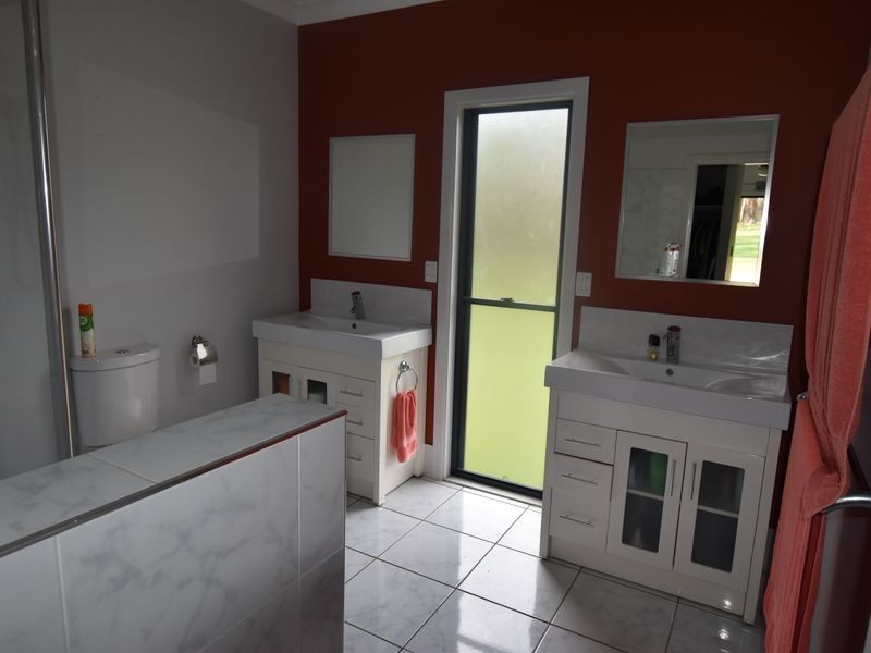 43 Catamaran, Russell Island QLD 4184