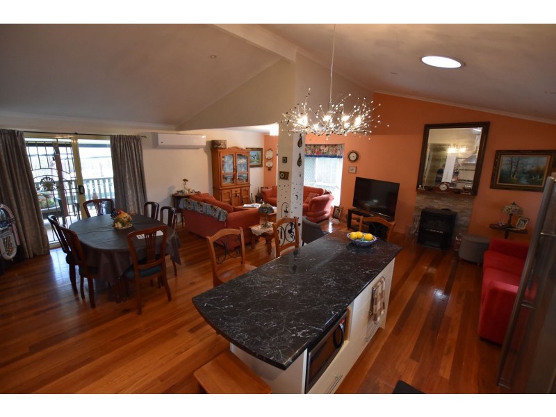 15 Bradman Street, Russell Island QLD 4184