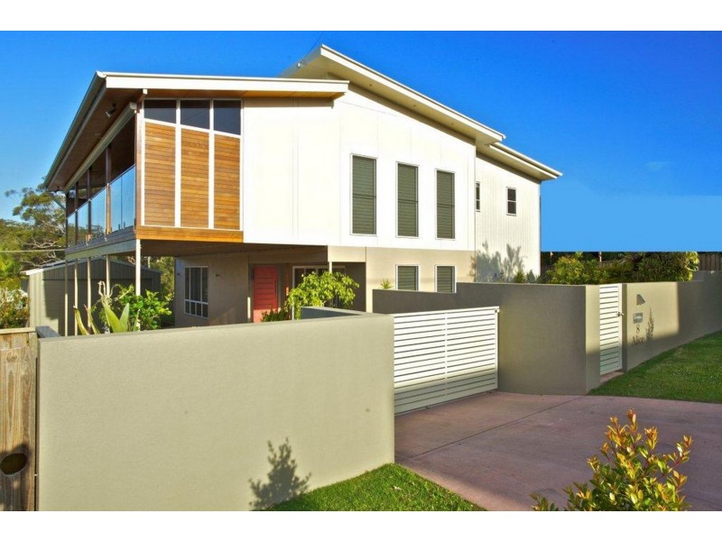 8 Alice St, Russell Island QLD 4184