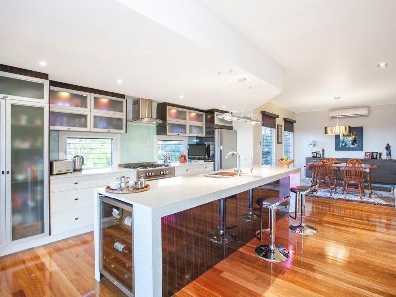 8 Alice St, Russell Island QLD 4184