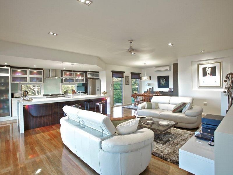 8 Alice St, Russell Island QLD 4184