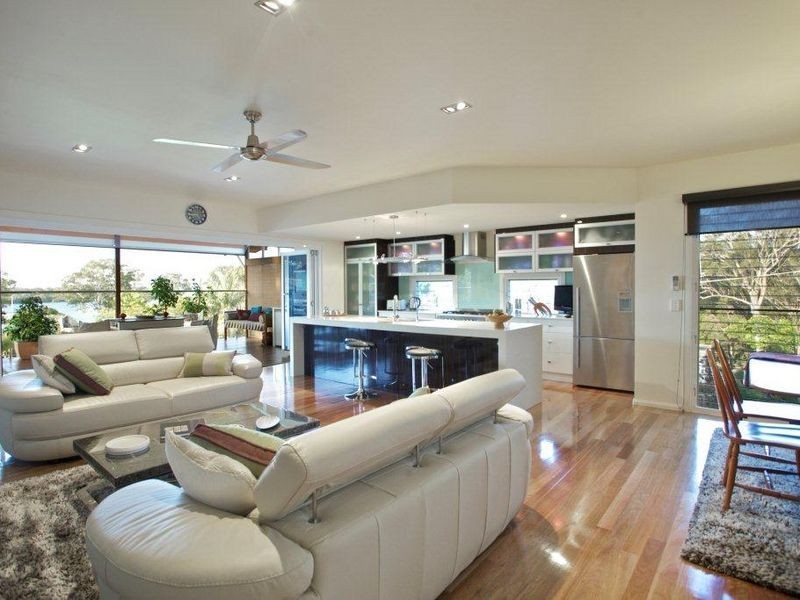 8 Alice St, Russell Island QLD 4184
