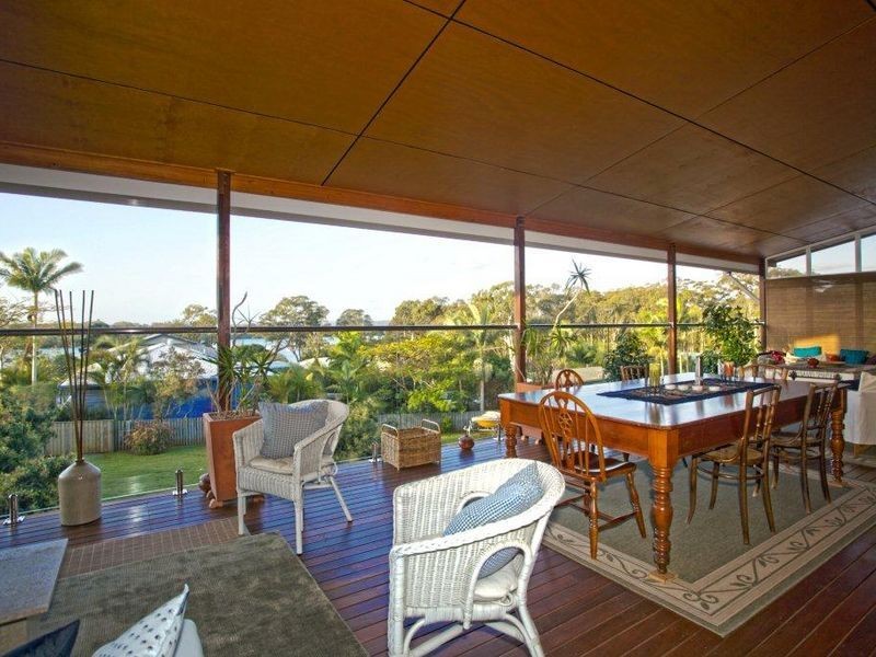 8 Alice St, Russell Island QLD 4184