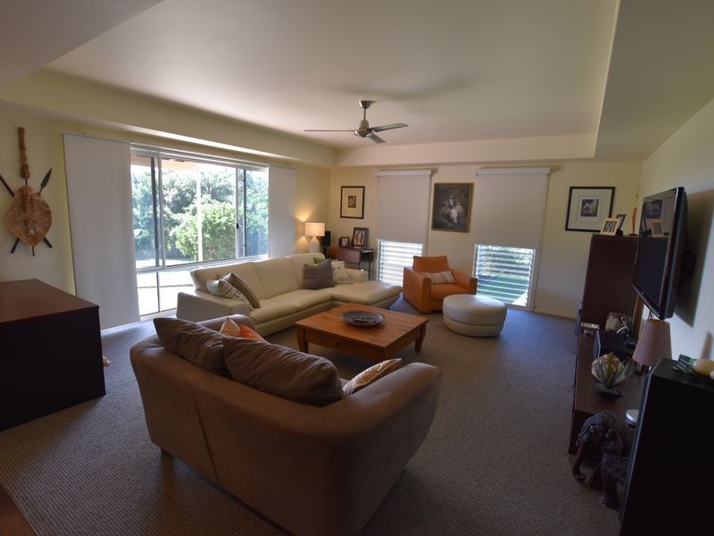 8 Alice St, Russell Island QLD 4184