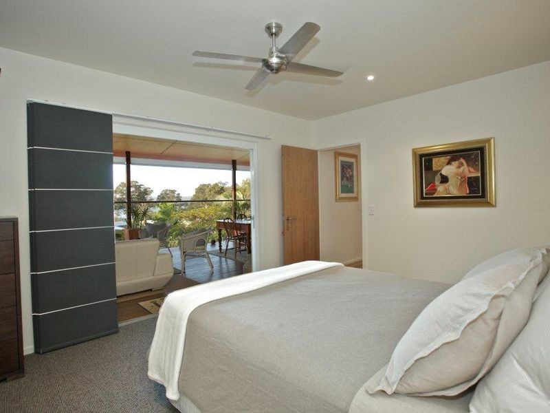 8 Alice St, Russell Island QLD 4184