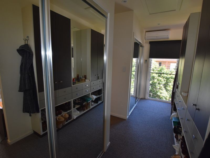 8 Alice St, Russell Island QLD 4184