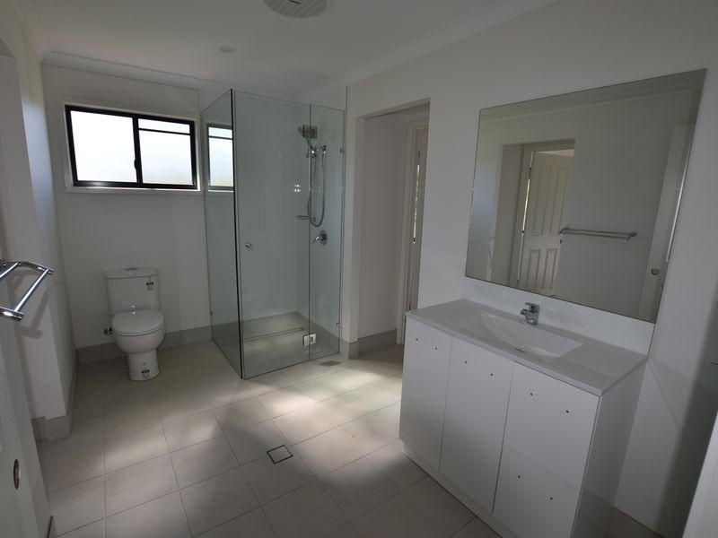 1 Elm St, Russell Island QLD 4184