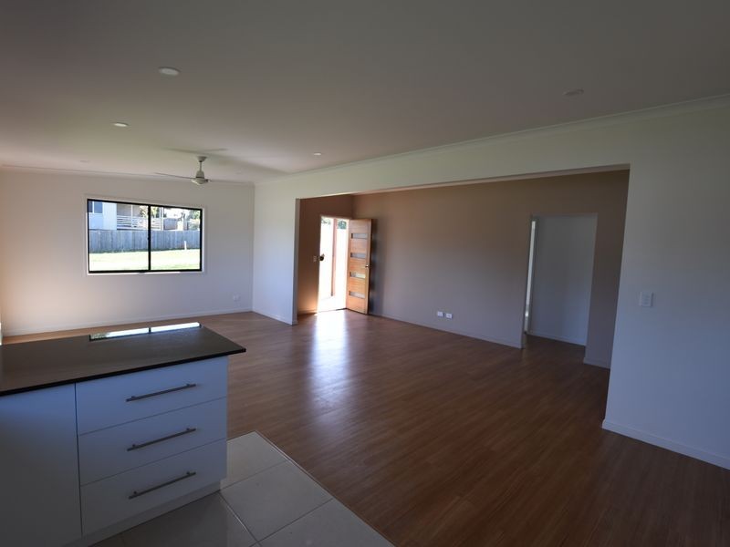 1 Elm St, Russell Island QLD 4184