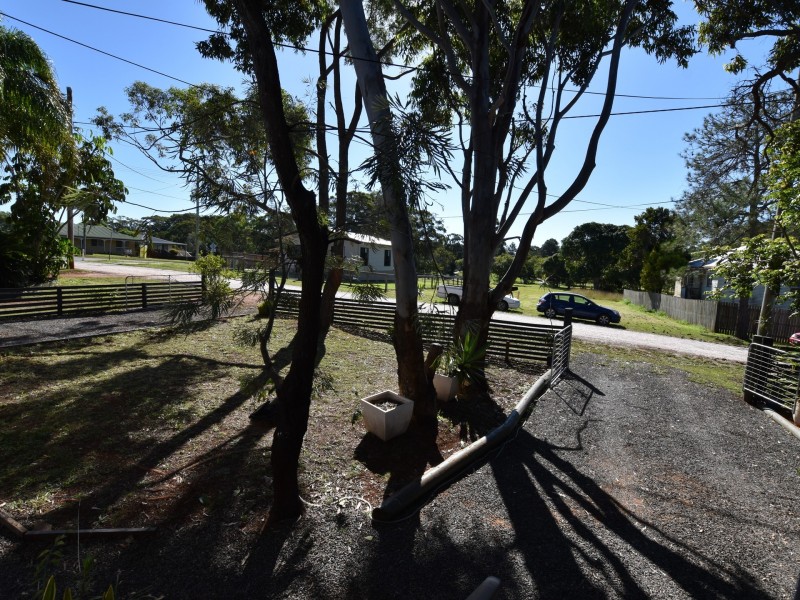 4 Pharlap Street, Russell Island QLD 4184