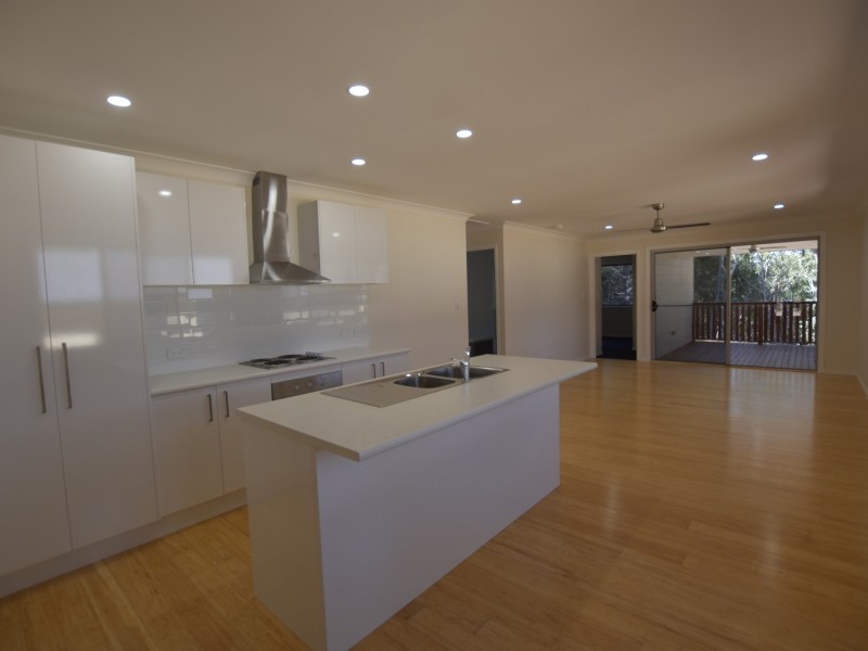 7 Catamaran Street, Russell Island QLD 4184