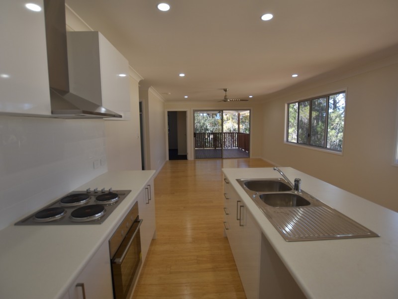 7 Catamaran Street, Russell Island QLD 4184