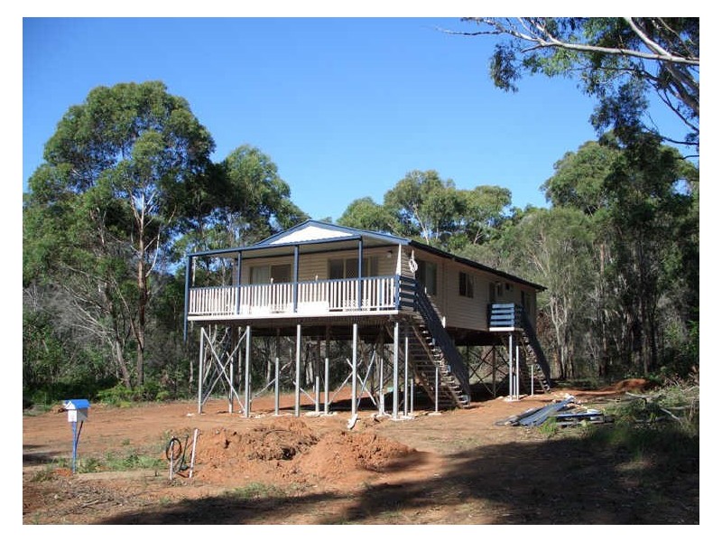 5 Bowen St, Russell Island QLD 4184