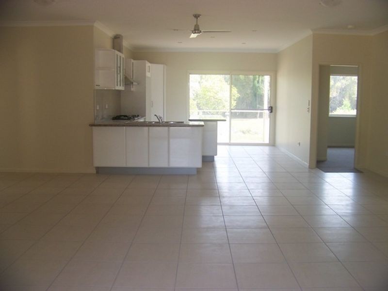 24 Little Cove Rd, Russell Island QLD 4184