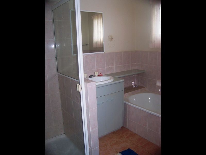 2 Rossi Ave, Russell Island QLD 4184