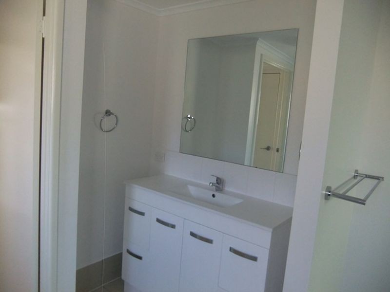 21-23 Kamar St, Russell Island QLD 4184