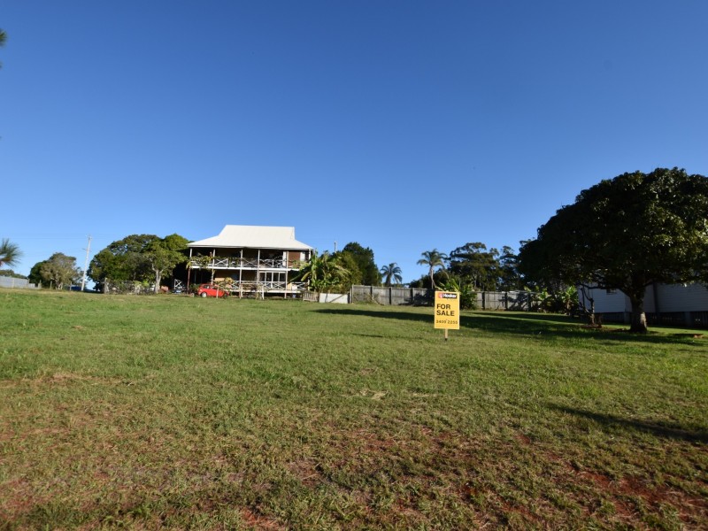 16 Mountain View, Russell Island QLD 4184