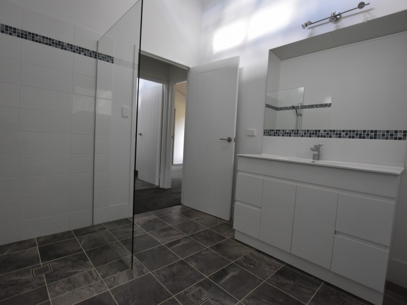 38 Dempsey Street, Russell Island QLD 4184