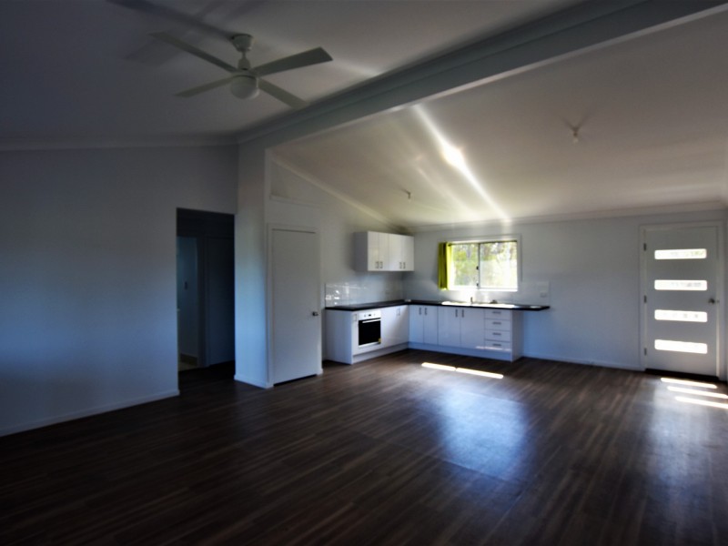 8 Hillview Parade, Russell Island QLD 4184