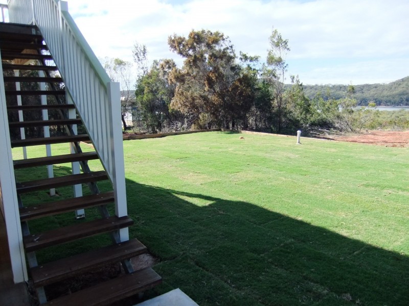 8 Hillview Parade, Russell Island QLD 4184