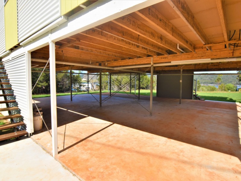 8 Hillview Parade, Russell Island QLD 4184