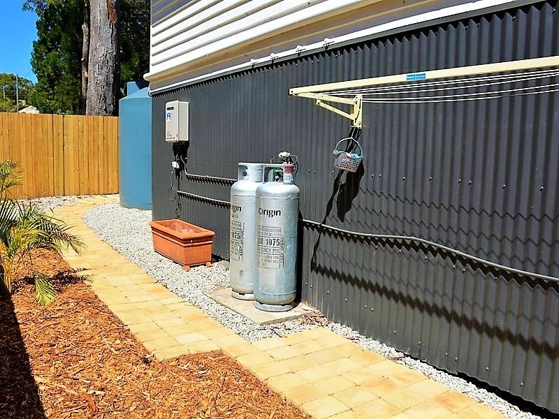 6 Monsoon St, Russell Island QLD 4184