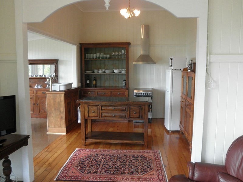 12 Thompson Esplanade, Russell Island QLD 4184