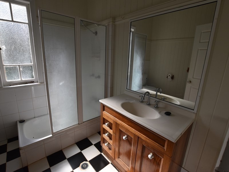 12 Thompson Esplanade, Russell Island QLD 4184