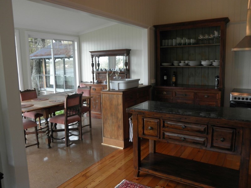 12 Thompson Esplanade, Russell Island QLD 4184