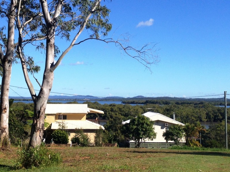 10 Ranora Street, Russell Island QLD 4184