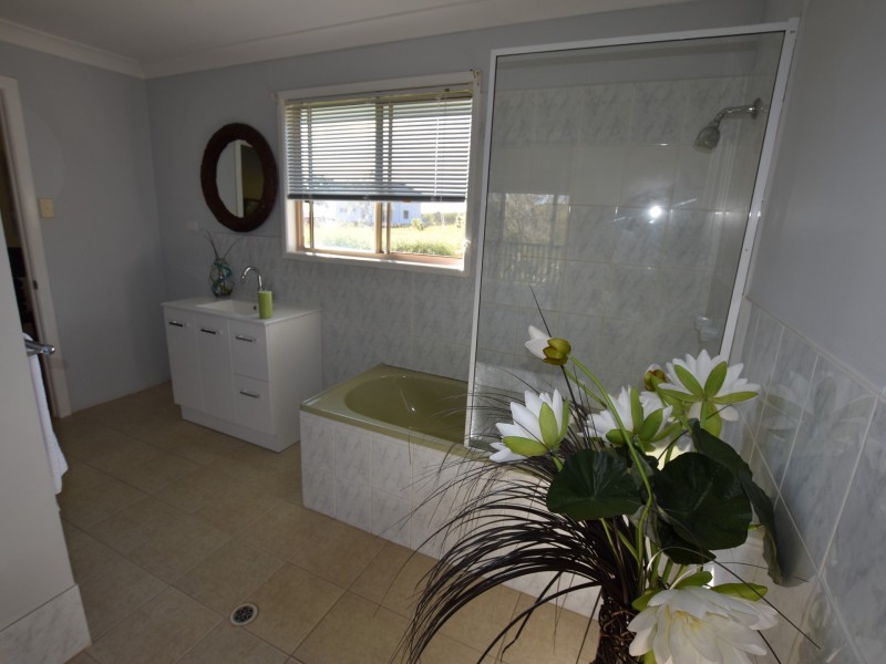 Russell Island QLD 4184