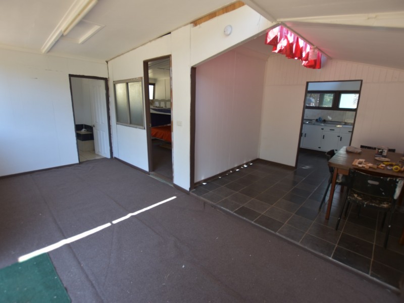 3 Castle, Russell Island QLD 4184