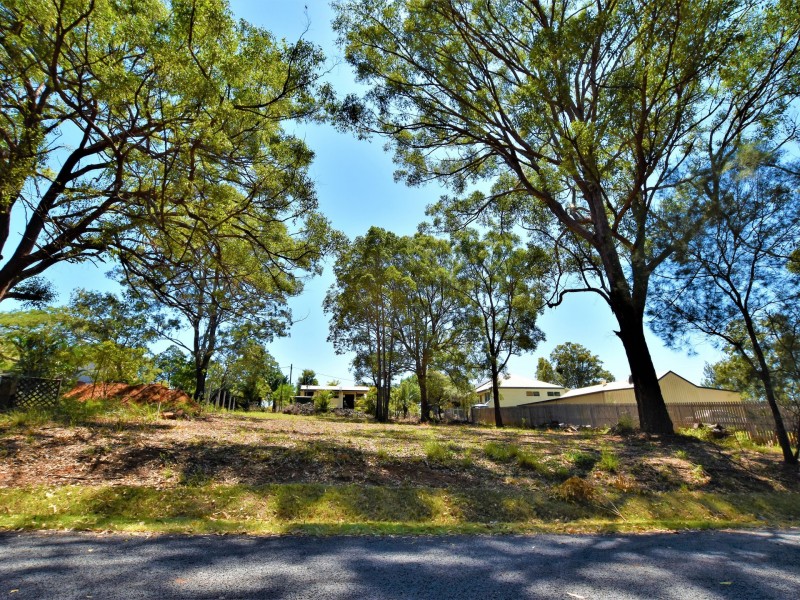 3 Bradman St, Russell Island QLD 4184