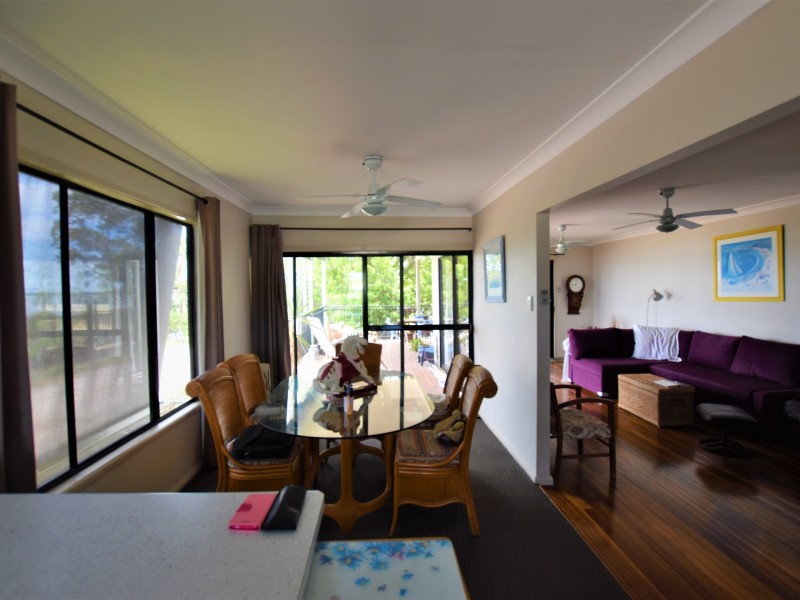 146 Jackson Rd, Russell Island QLD 4184