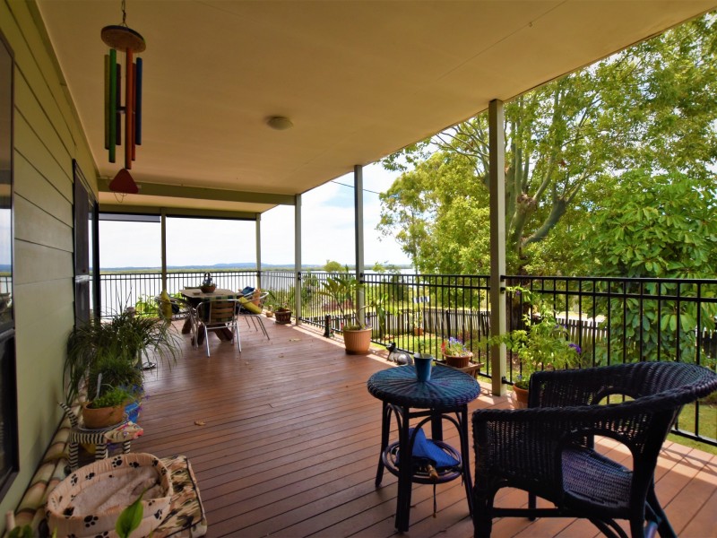 146 Jackson Rd, Russell Island QLD 4184