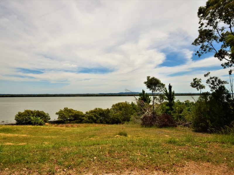 146 Jackson Rd, Russell Island QLD 4184