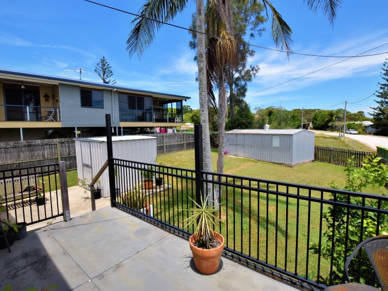 146 Jackson Rd, Russell Island QLD 4184