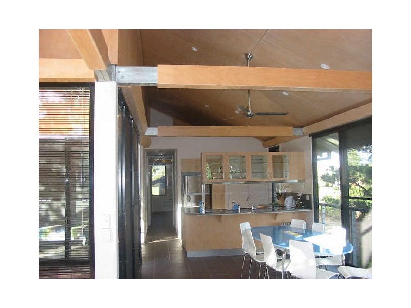 14 Thompson Esplanade, Russell Island QLD 4184